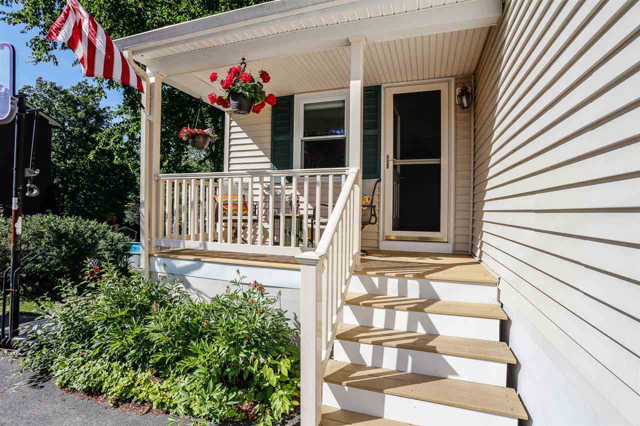 36 Robinhood Road Nashua, NH 03062 - Photo 3 of 38 Gallery Image 3