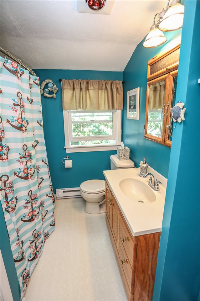 36 Robinhood Road Nashua, NH 03062 - Photo 25 of 38 Gallery Image 25
