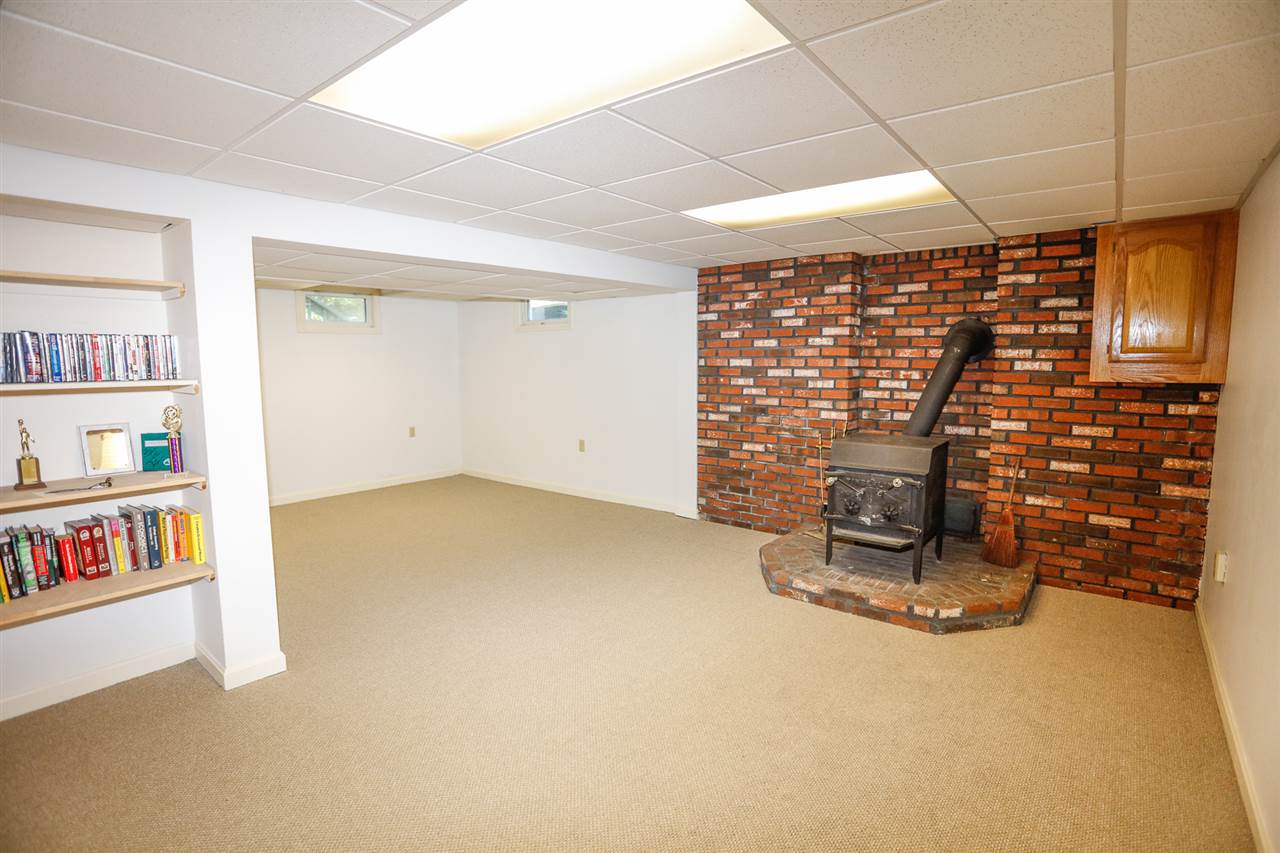 36 Robinhood Road Nashua, NH 03062 - Photo 26 of 38 Gallery Image 26