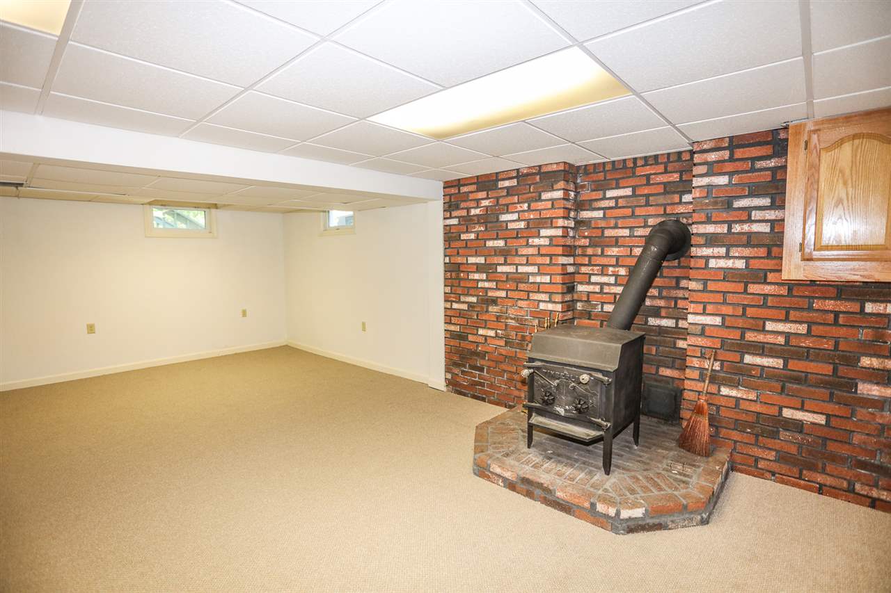 36 Robinhood Road Nashua, NH 03062 - Photo 28 of 38 Gallery Image 28