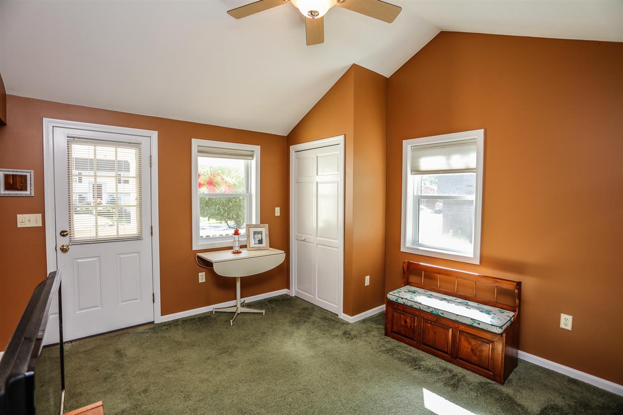 36 Robinhood Road Nashua, NH 03062 - Photo 5 of 38 Gallery Image 5