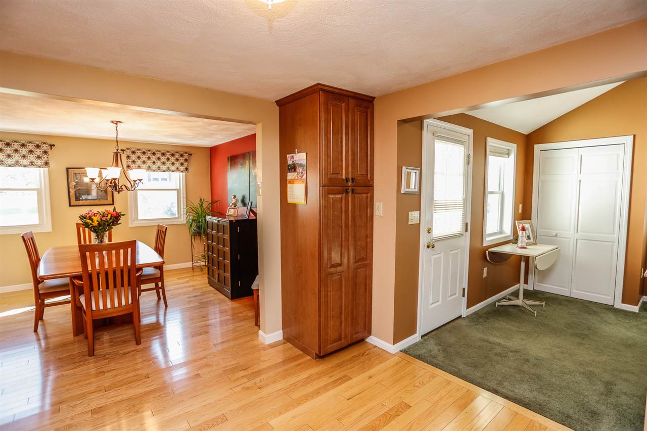 36 Robinhood Road Nashua, NH 03062 - Photo 9 of 38 Gallery Image 9
