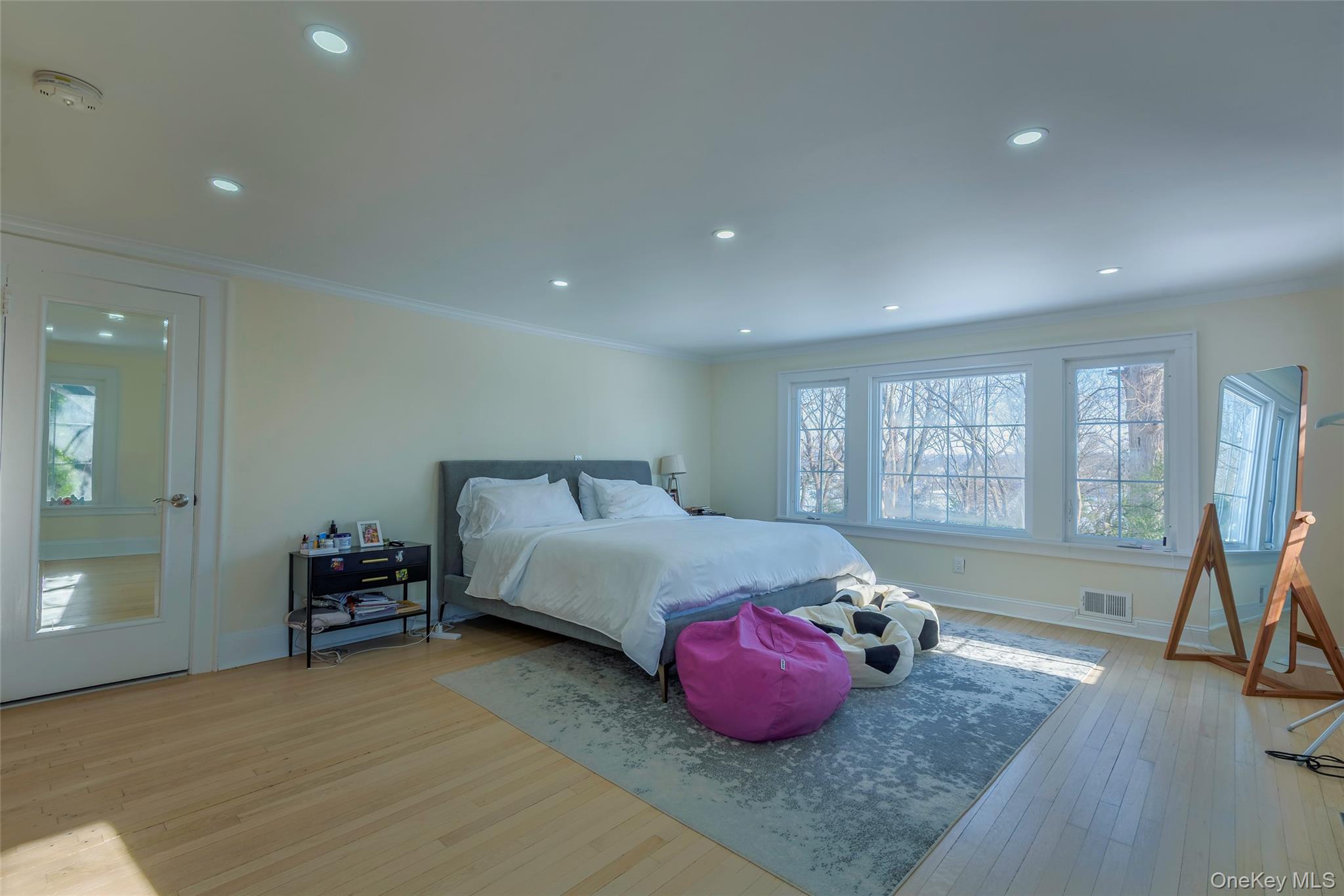 20 North Ravine Road Great Neck, NY 11023 - Photo 13 of 27