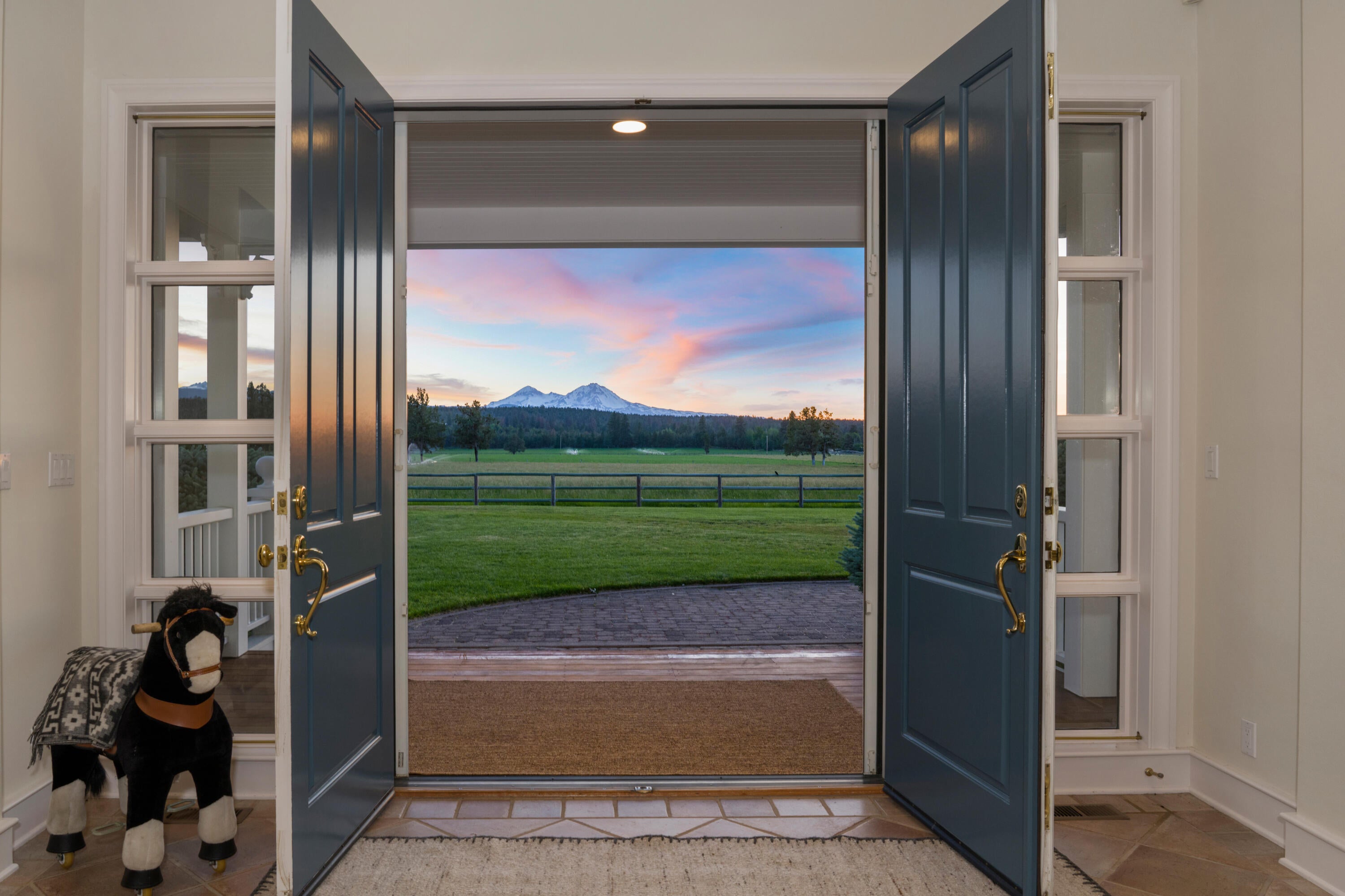 64950 Collins Road Bend, OR 97703 - Photo 8 of 87 16