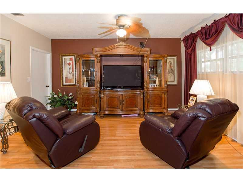 16900 Southwest 62nd Street Southwest Ranches, FL 33331 - Photo 12 of 22 Den/Family/Great Room