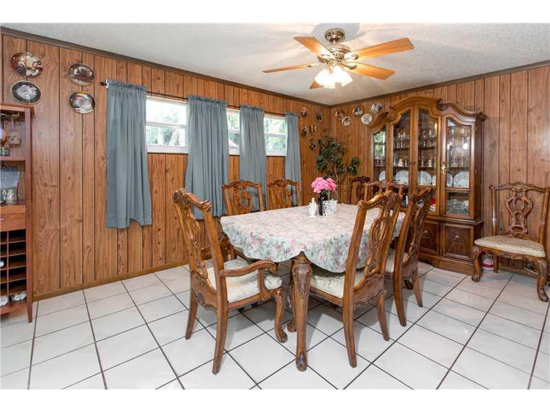 16900 Southwest 62nd Street Southwest Ranches, FL 33331 - Photo 17 of 22 Dining Room