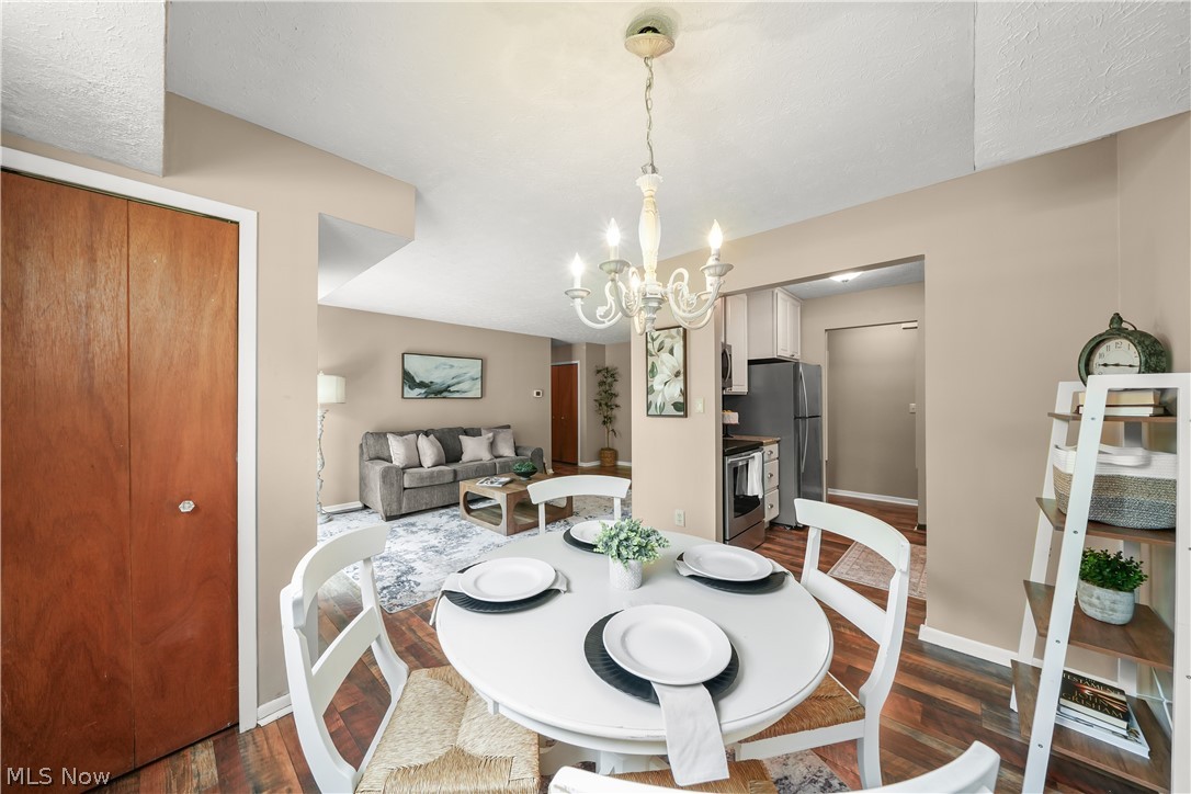 10790 Ravenna Road, Unit 101 Twinsburg, OH 44087 - Photo 7 of 27 dining room