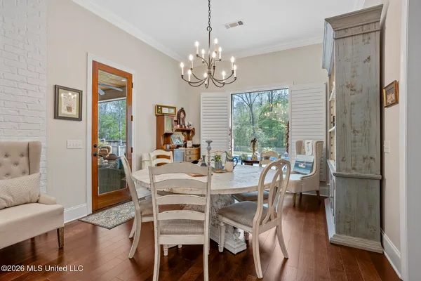 $723,000 | 711 Chickasaw Drive South, Flowood, MS 39232