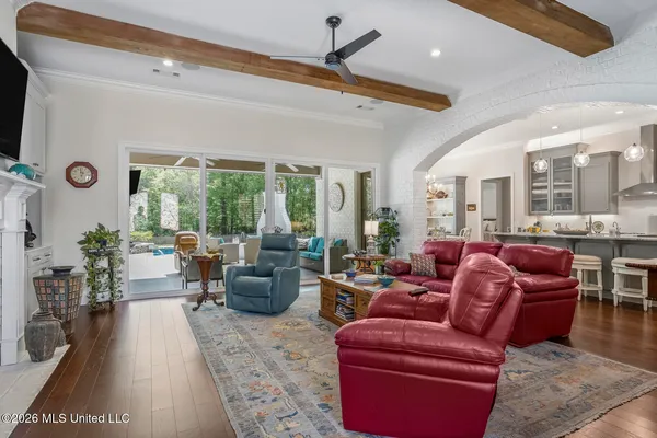 $723,000 | 711 Chickasaw Drive South, Flowood, MS 39232