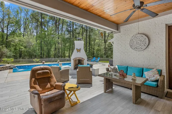 $723,000 | 711 Chickasaw Drive South, Flowood, MS 39232