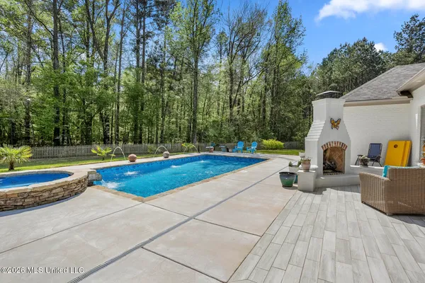 $723,000 | 711 Chickasaw Drive South, Flowood, MS 39232