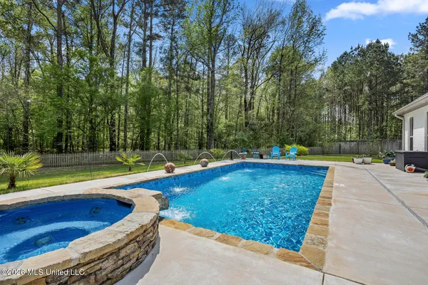 $723,000 | 711 Chickasaw Drive South, Flowood, MS 39232