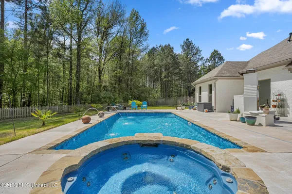 $723,000 | 711 Chickasaw Drive South, Flowood, MS 39232