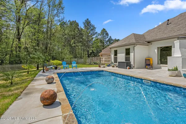 $723,000 | 711 Chickasaw Drive South, Flowood, MS 39232