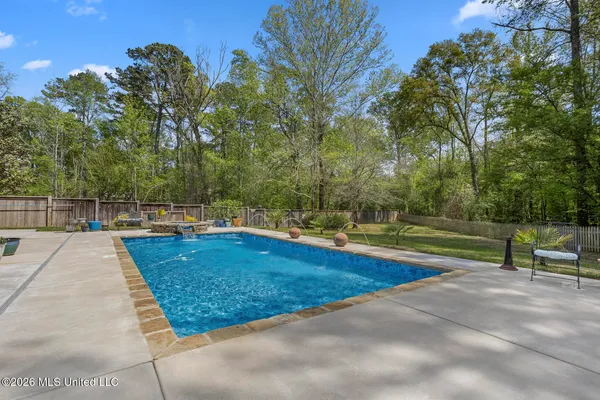 $723,000 | 711 Chickasaw Drive South, Flowood, MS 39232