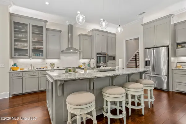 $723,000 | 711 Chickasaw Drive South, Flowood, MS 39232