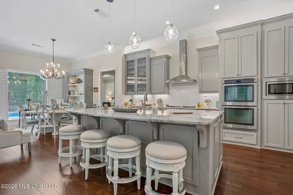 $723,000 | 711 Chickasaw Drive South, Flowood, MS 39232