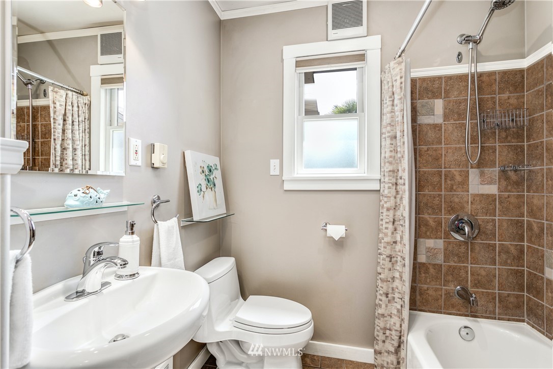 1345 North 78th Street Seattle, WA 98103 - Photo 13 of 29 Gallery Image 13