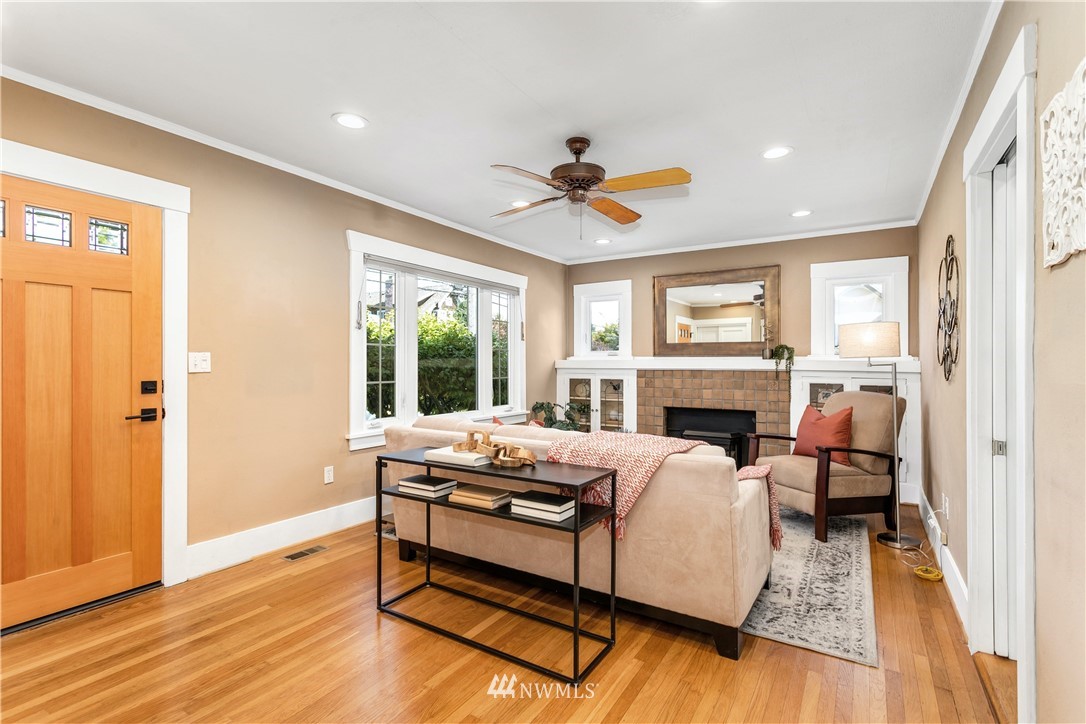 1345 North 78th Street Seattle, WA 98103 - Photo 3 of 29 Gallery Image 3