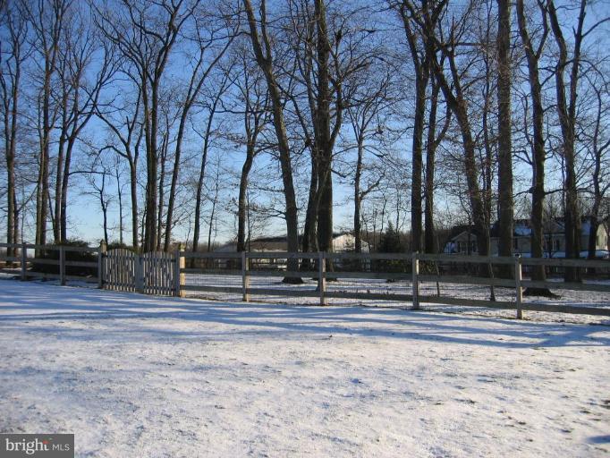 2511 Fairmount Road Hampstead, MD 21074 - Photo 21 of 30 a building in the middle of a yard