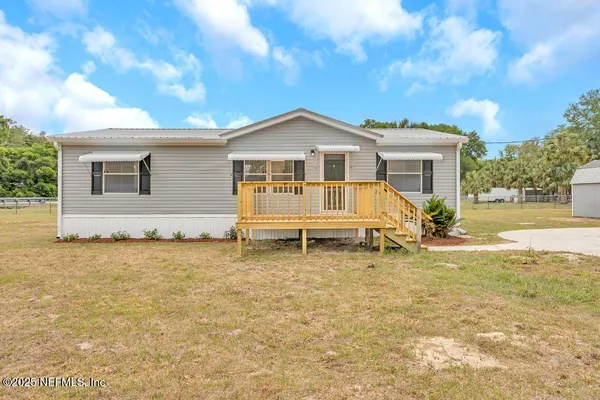 $195,800 | 105 Folklore Drive, Satsuma, FL 32189