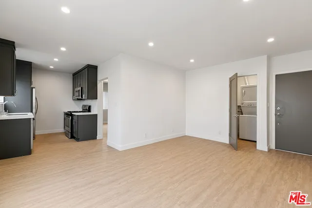 $2,495 | 3314 Mentone Avenue, Unit 8, Los Angeles, CA 90034