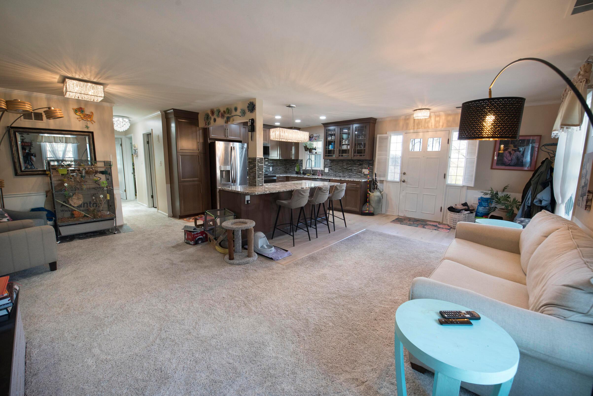 1631 Roxbury Road, Unit B12 Columbus, OH 43212 - Photo 6 of 23 DRM_3758