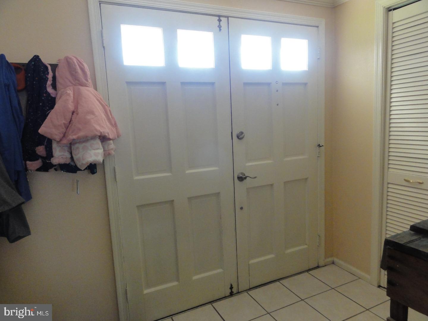 17 Spinet Road Newark, DE 19713 - Photo 3 of 25 Foyer