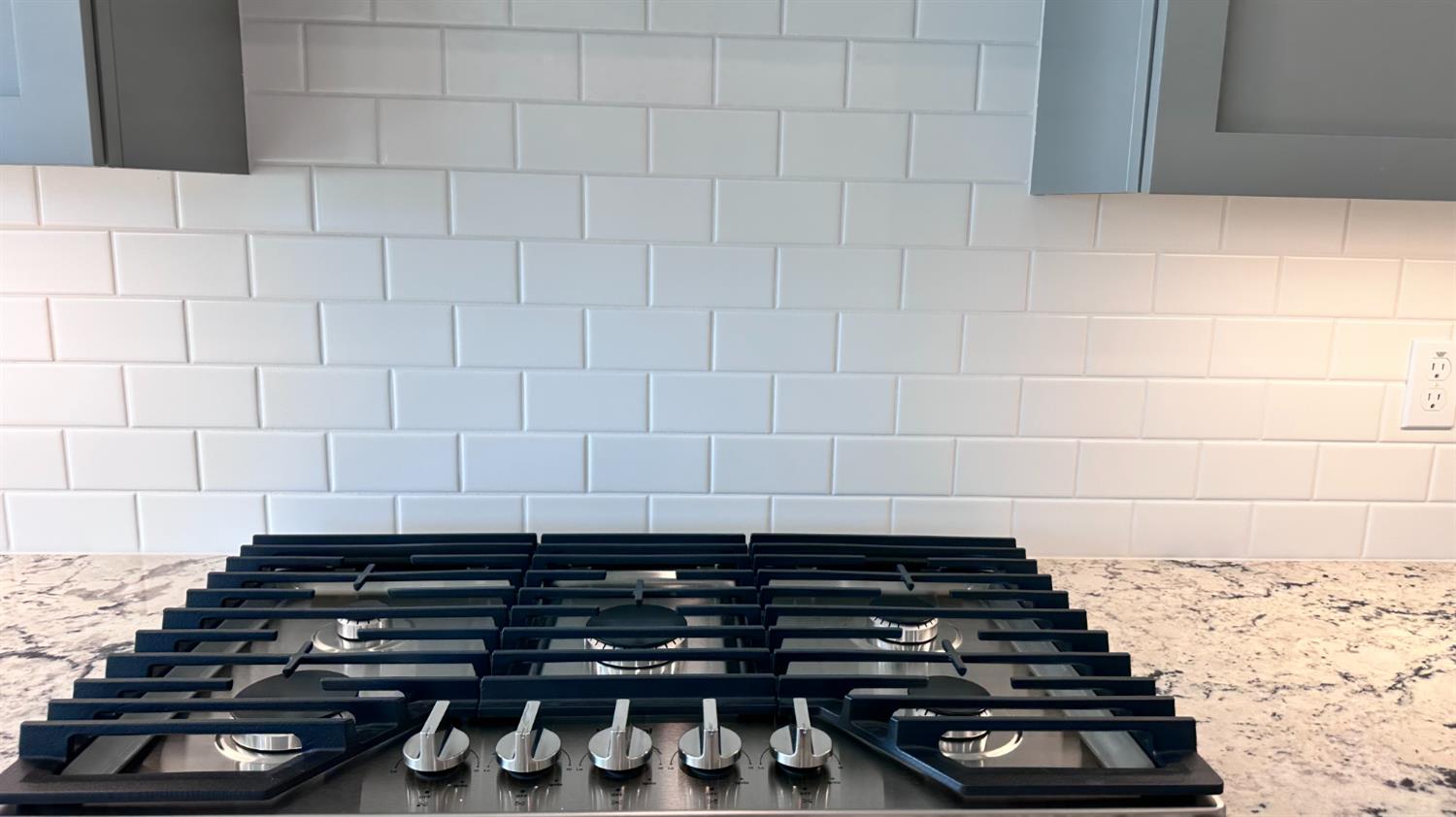 3036 Pocosol Way Rancho Cordova, CA 95742 - Photo 8 of 14 a close up of a stove