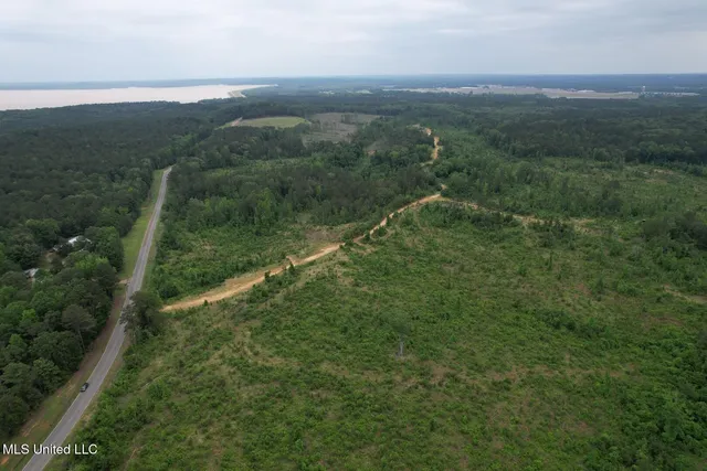 $1,032,979 | 333 Off Highway, Coffeeville, MS 38922