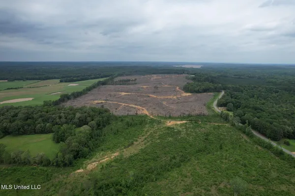 $1,032,979 | 333 Off Highway, Coffeeville, MS 38922
