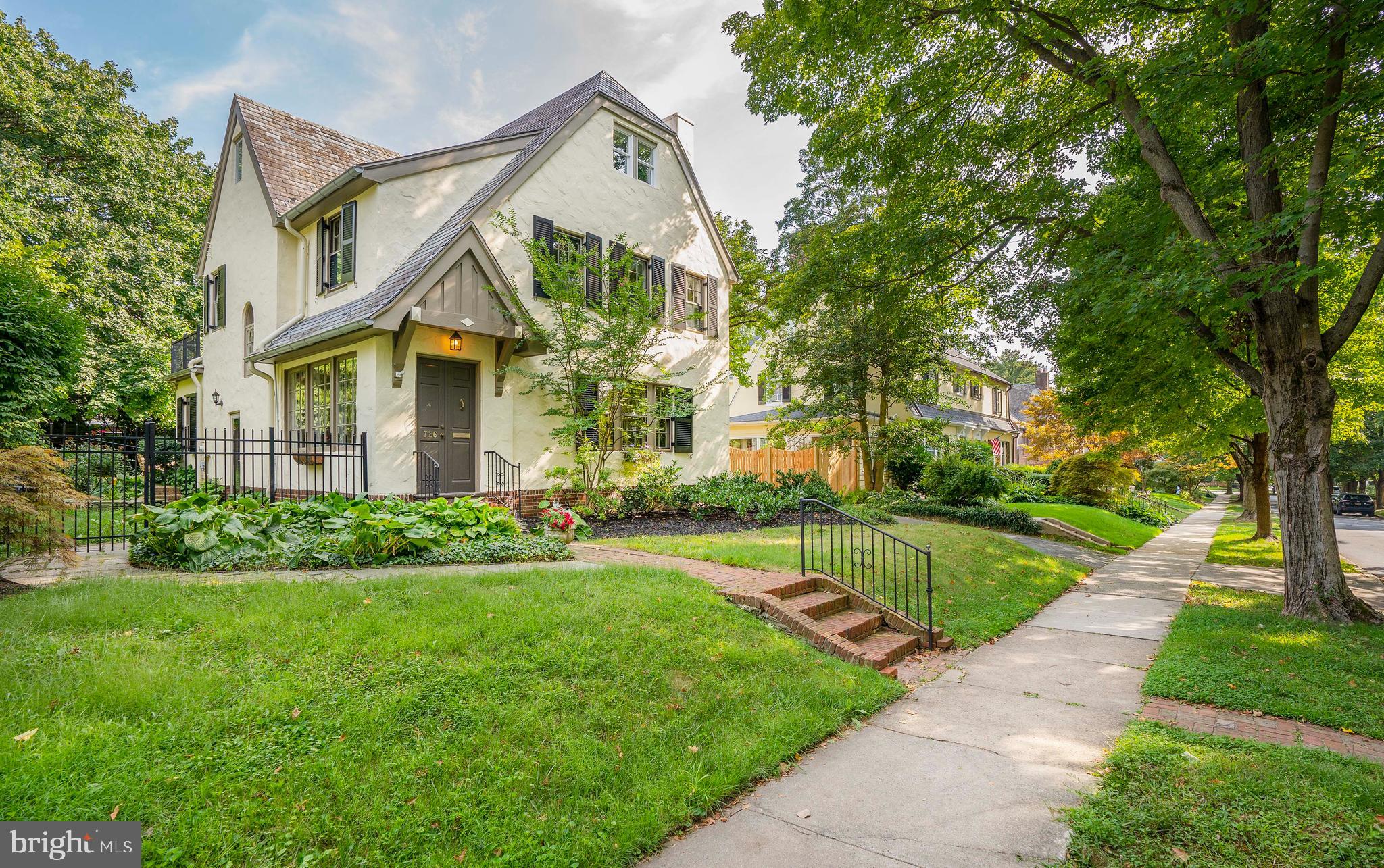 726 Nottingham Road Wilmington, DE 19805 - Photo 2 of 67 Beautiful curb appeal