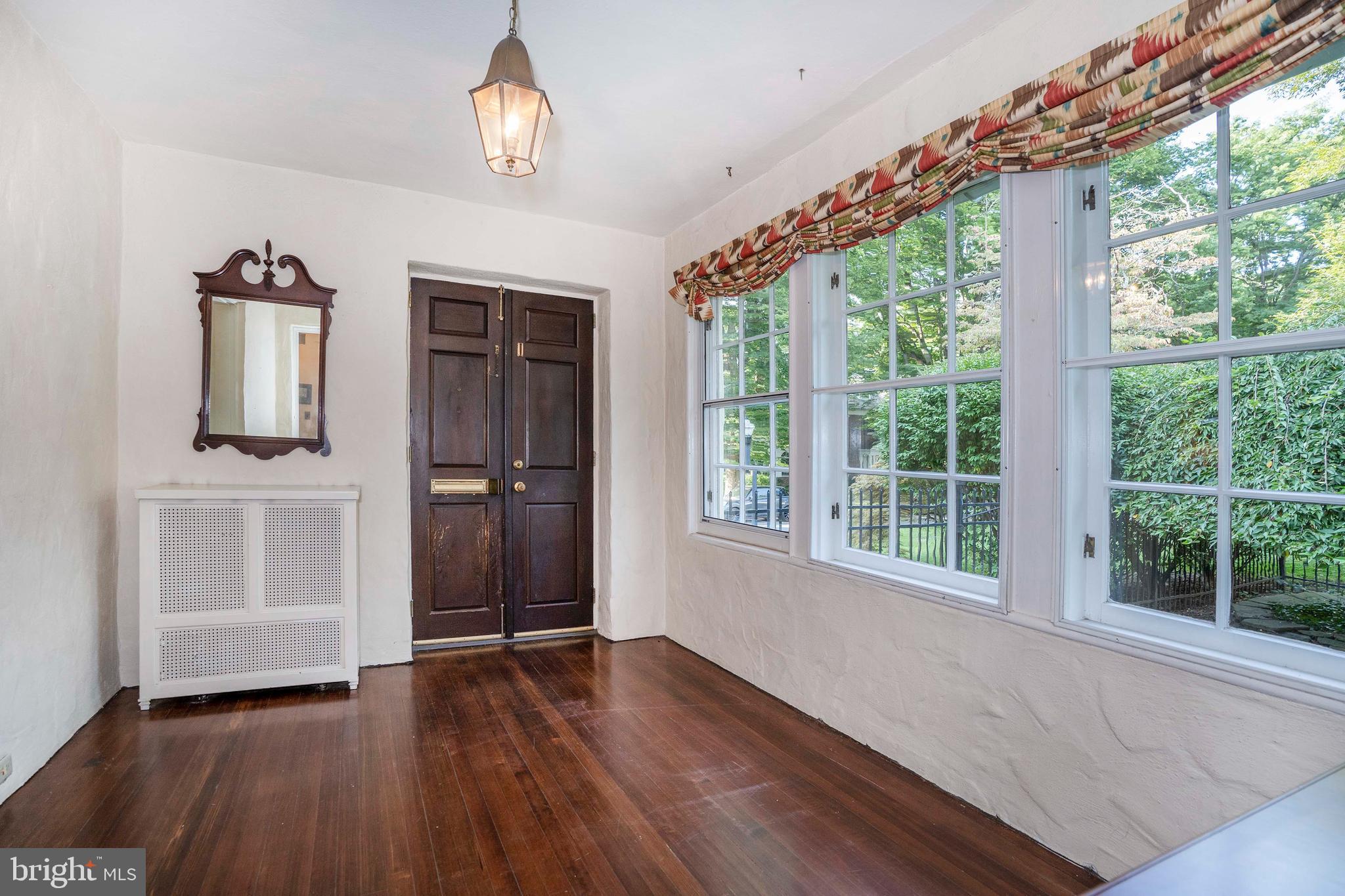 726 Nottingham Road Wilmington, DE 19805 - Photo 29 of 67 Beautiful entryway / foyer
