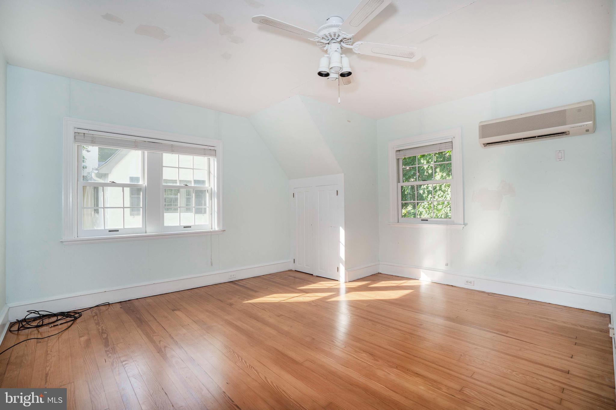 726 Nottingham Road Wilmington, DE 19805 - Photo 61 of 67 Spacious room with gleaming hardwood floors