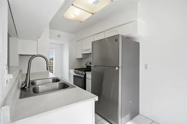 $1,825 | 12203 Cape Hyannis Drive, Houston, TX 77048