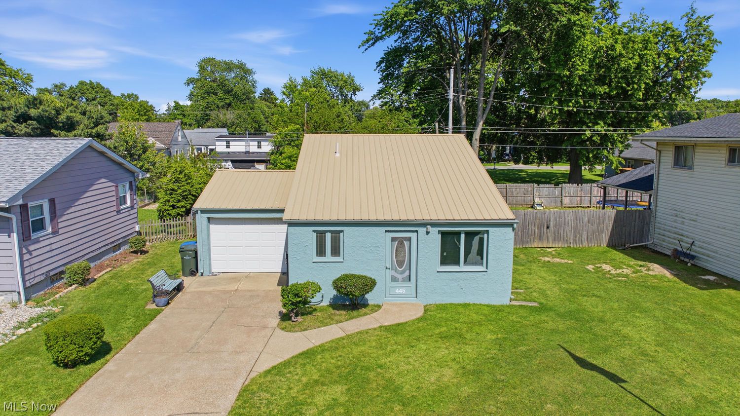 445 Morton Road Vermilion, OH 44089 - Photo 8 of 39