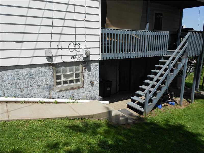 352 Ridge Avenue Canonsburg, PA 15317 - Photo 18 of 21 Patio/Deck.
