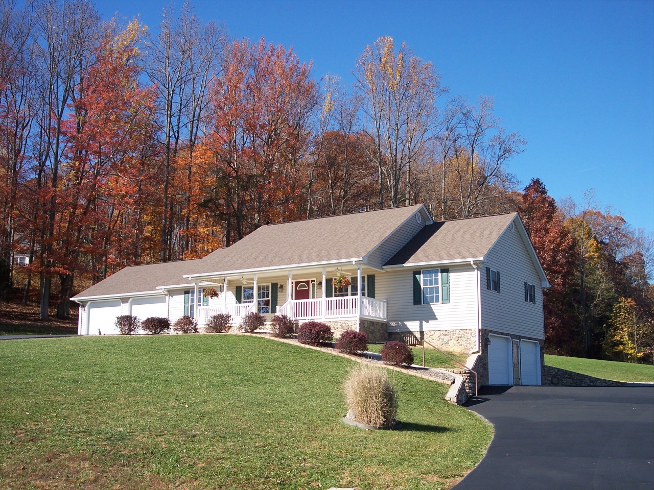 307 Aftons Meadow Road Vinton, VA 24179 - Photo 1 of 44 front