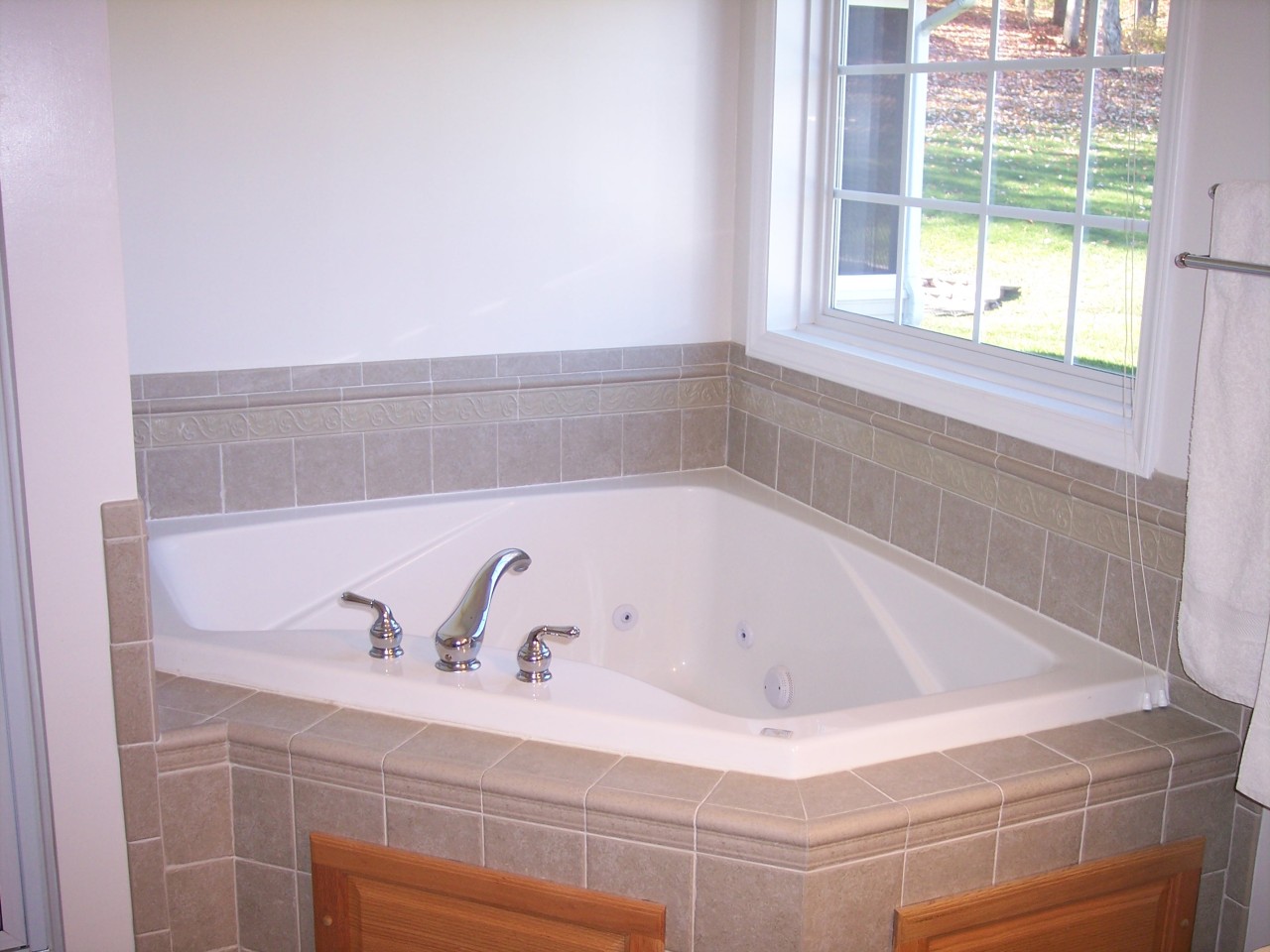 307 Aftons Meadow Road Vinton, VA 24179 - Photo 31 of 44 Jacuzzi garden tub