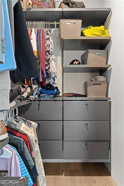 2123 Cortland Road Alpharetta, GA 30004 - Photo 32 of 47 Large Custom Closet