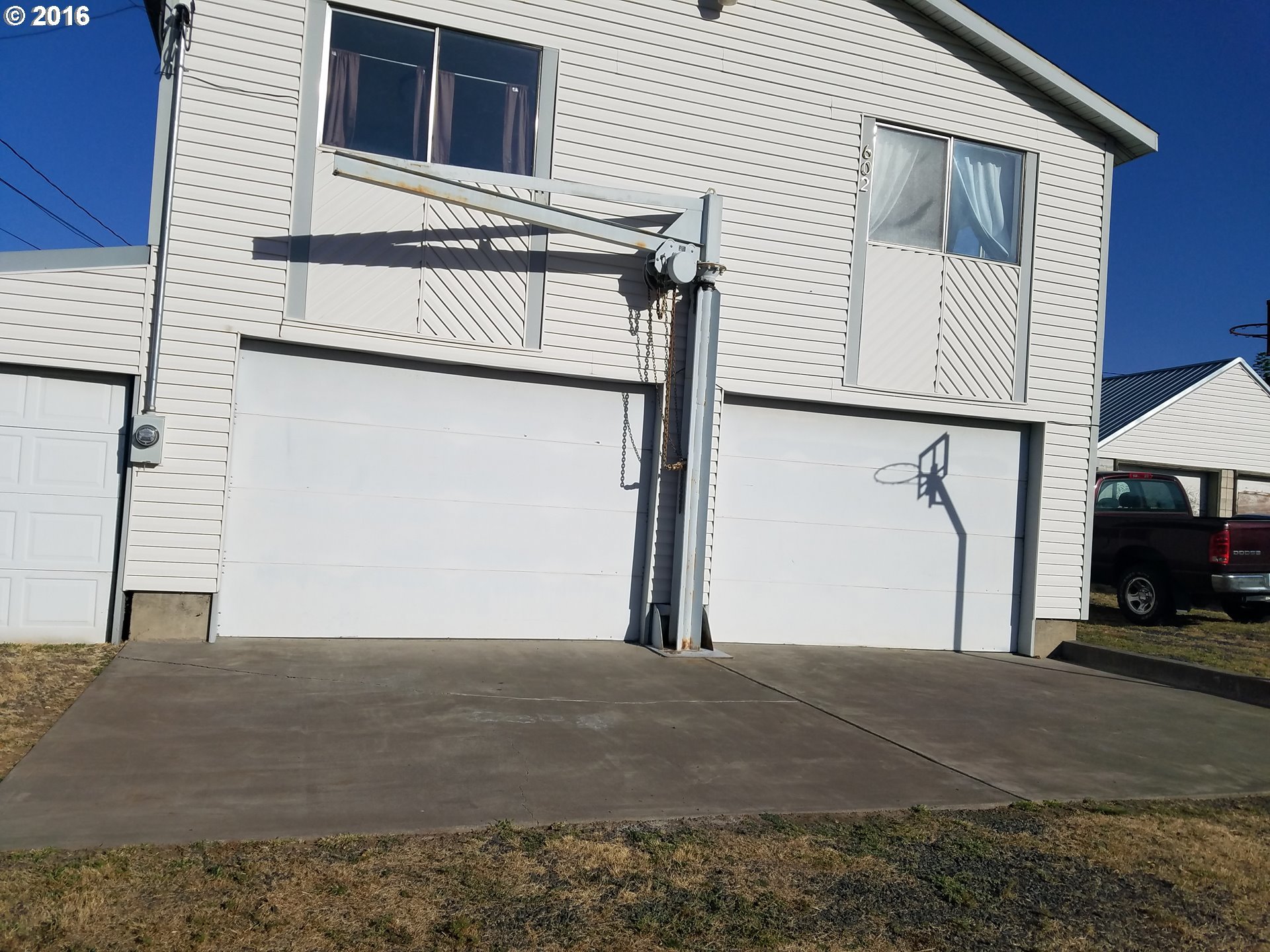 1807 Southwest Goodwin Place Pendleton, OR 97801 - Photo 20 of 24 a view of a house with a garage