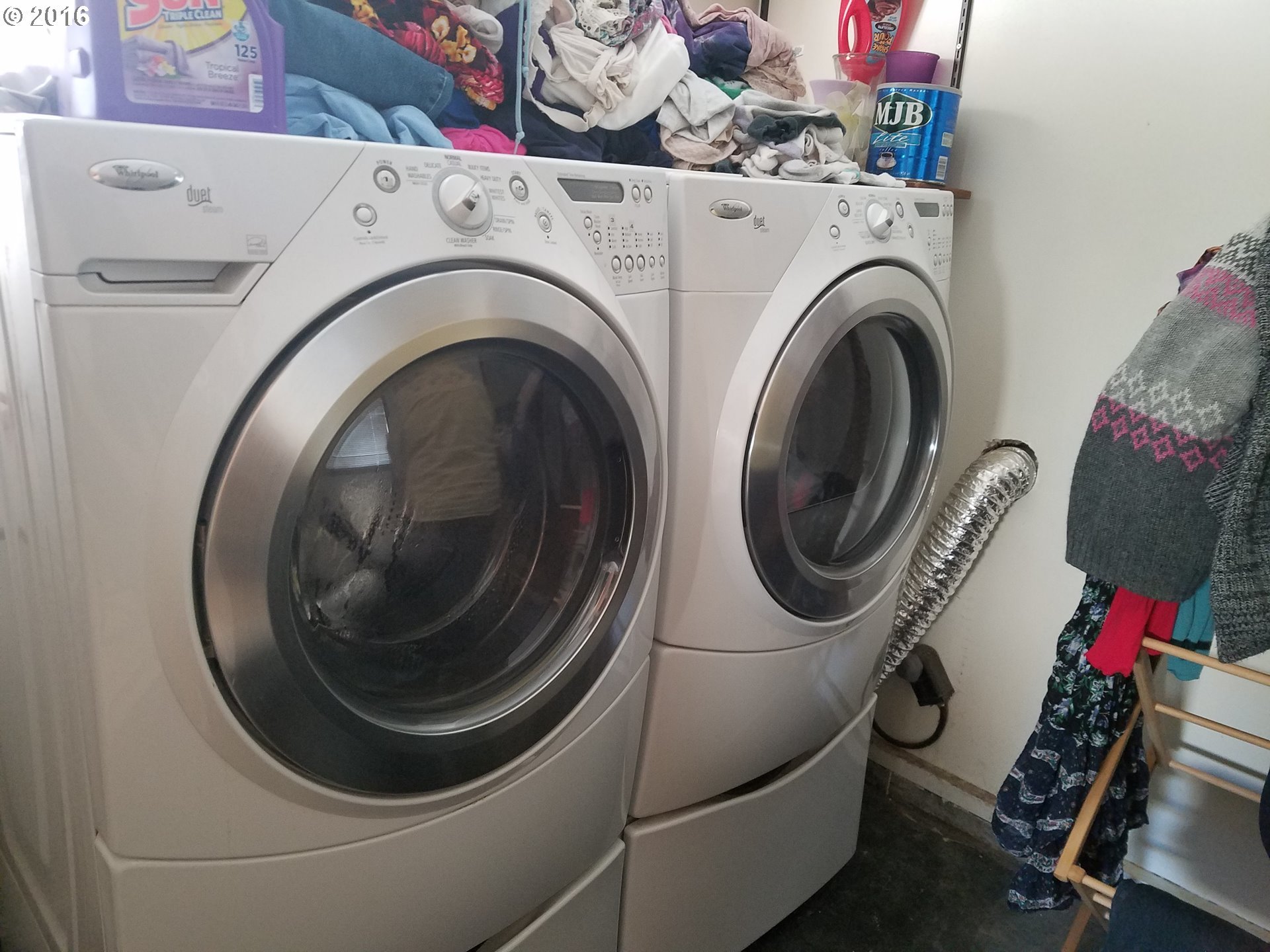 1807 Southwest Goodwin Place Pendleton, OR 97801 - Photo 10 of 24 a utility room with dryer and washer