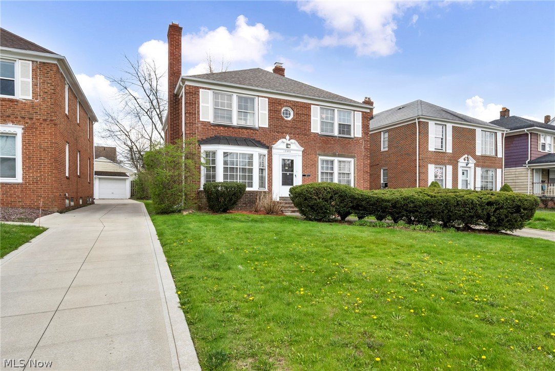 13570 Cedar Road Cleveland, OH 44118 - Photo 2 of 50