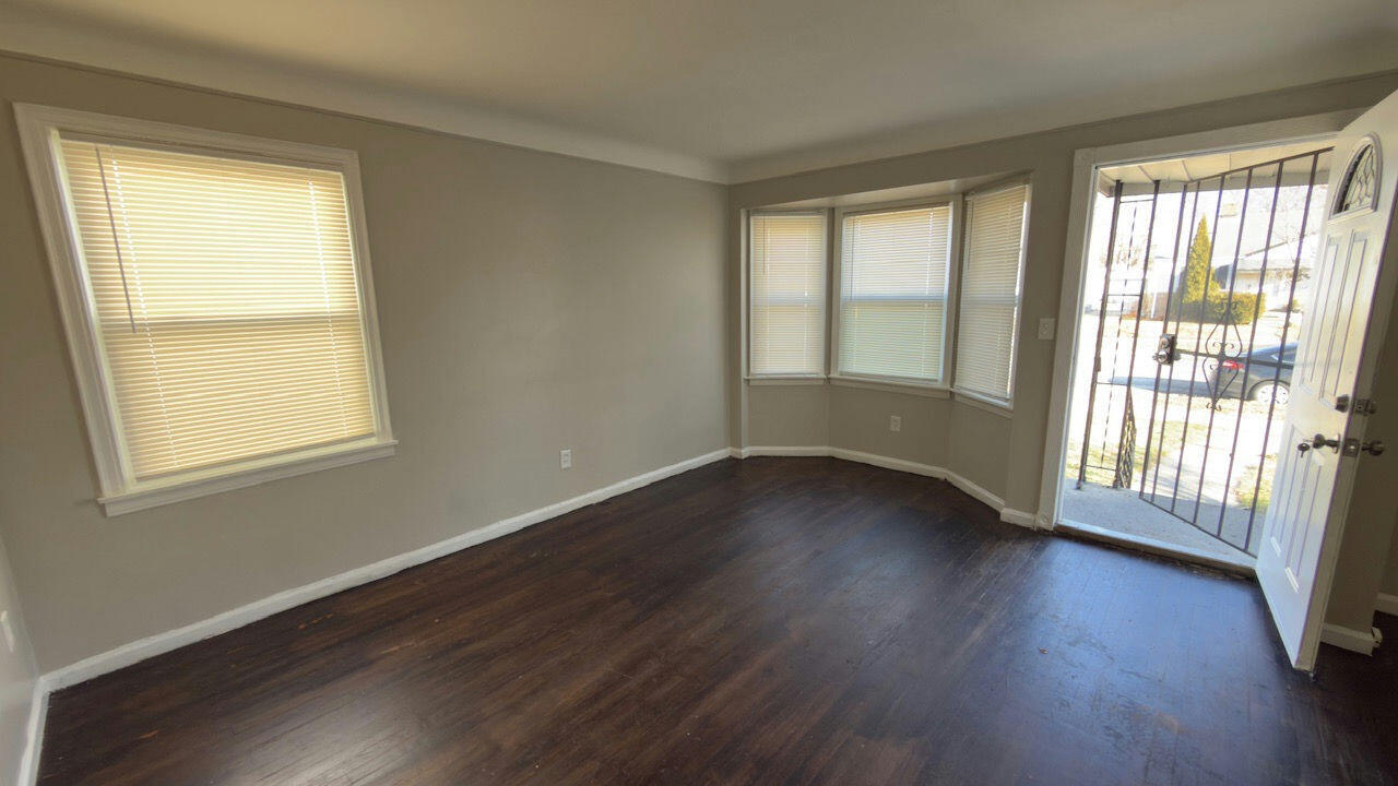 7701 Vaughan Street Detroit, MI 48228 - Photo 2 of 13 AL6M9Nk6XX2ZIhyfudlOrYvGtaIAiWKz0Gq_IqoX