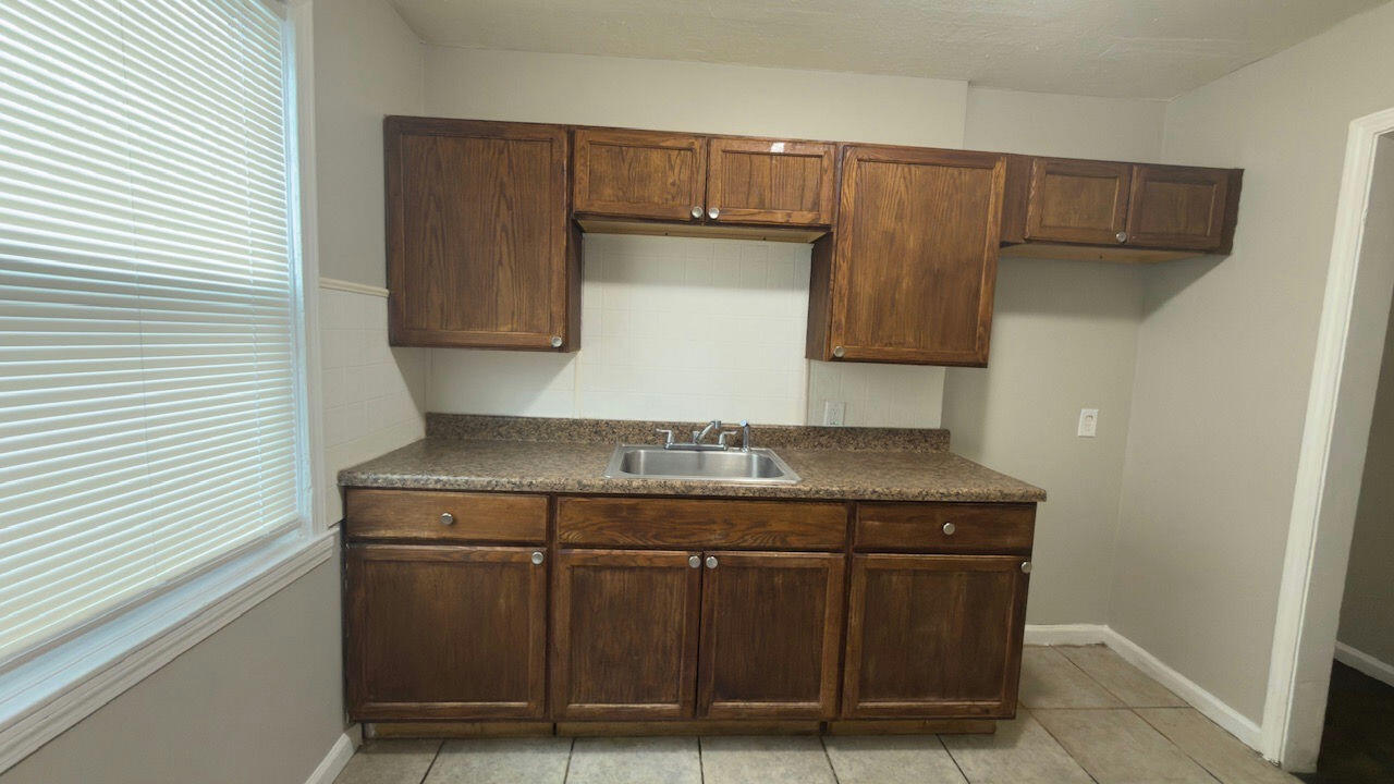 7701 Vaughan Street Detroit, MI 48228 - Photo 4 of 13 ConEe3UDj1LI2psMSm0zvT8orecMOpVkuUh7yEOy