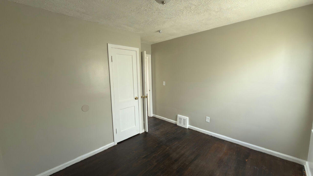 7701 Vaughan Street Detroit, MI 48228 - Photo 8 of 13 BQsWzIf3_29f5r2ERZbVo7iexpNAlkFyX047lxKr