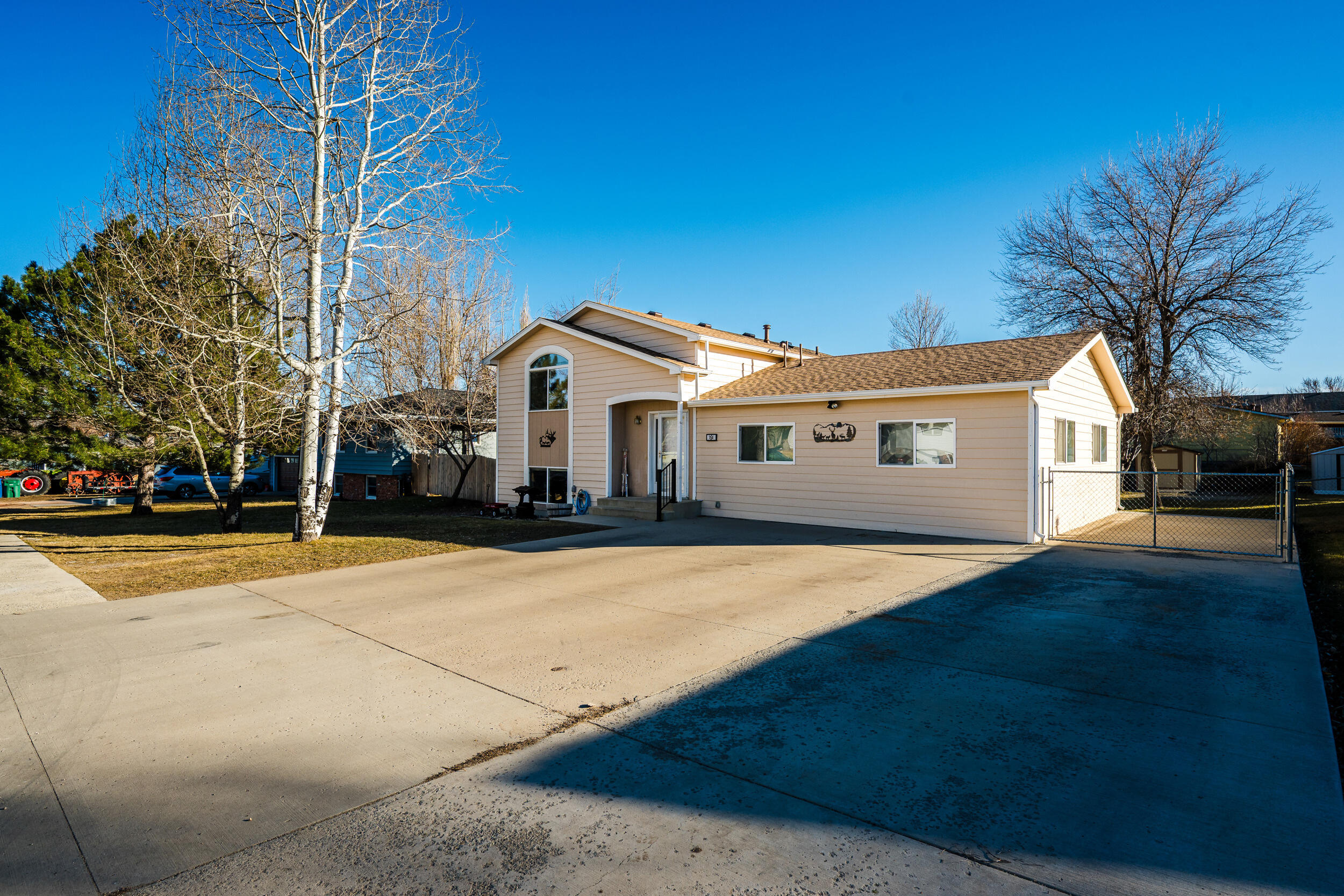 766 Huntington Street Sheridan, WY 82801 - Photo 5 of 39 766 huntington 005