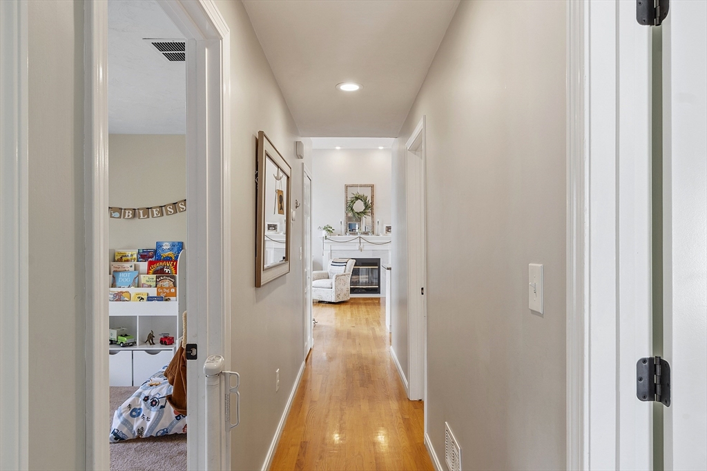 5 Holly Terrace Worcester, MA 01607 - Photo 30 of 42 Gallery Image 30