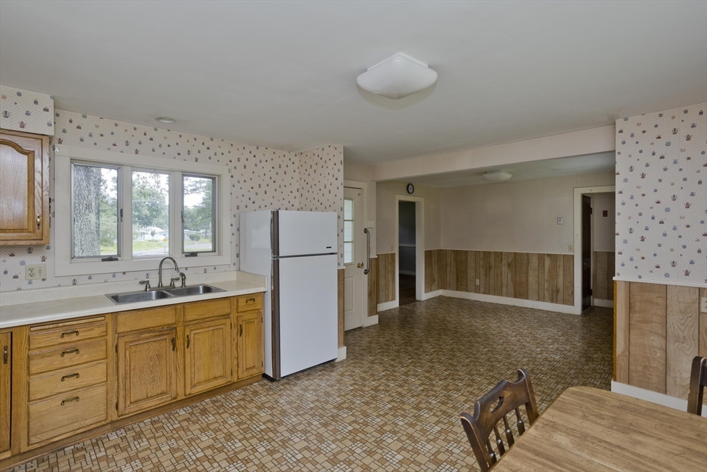 723 Ryan Road Northampton, MA 01062 - Photo 13 of 41
