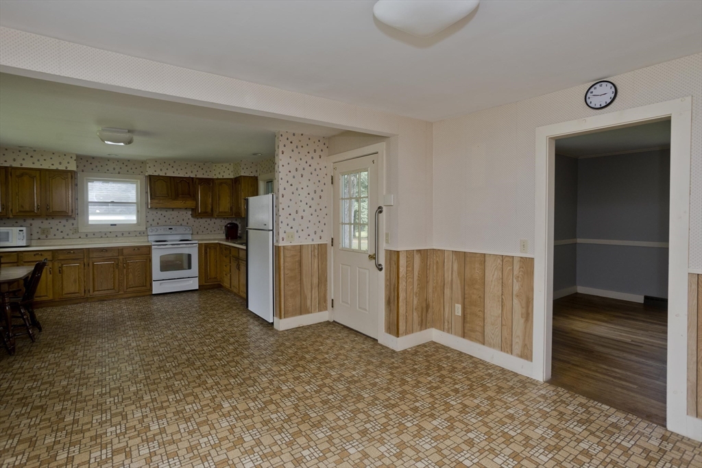 723 Ryan Road Northampton, MA 01062 - Photo 14 of 41